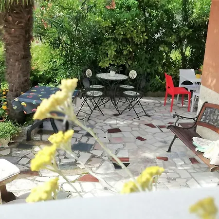 帕特里齐亚住宿加早餐旅馆 西尔米奥奈